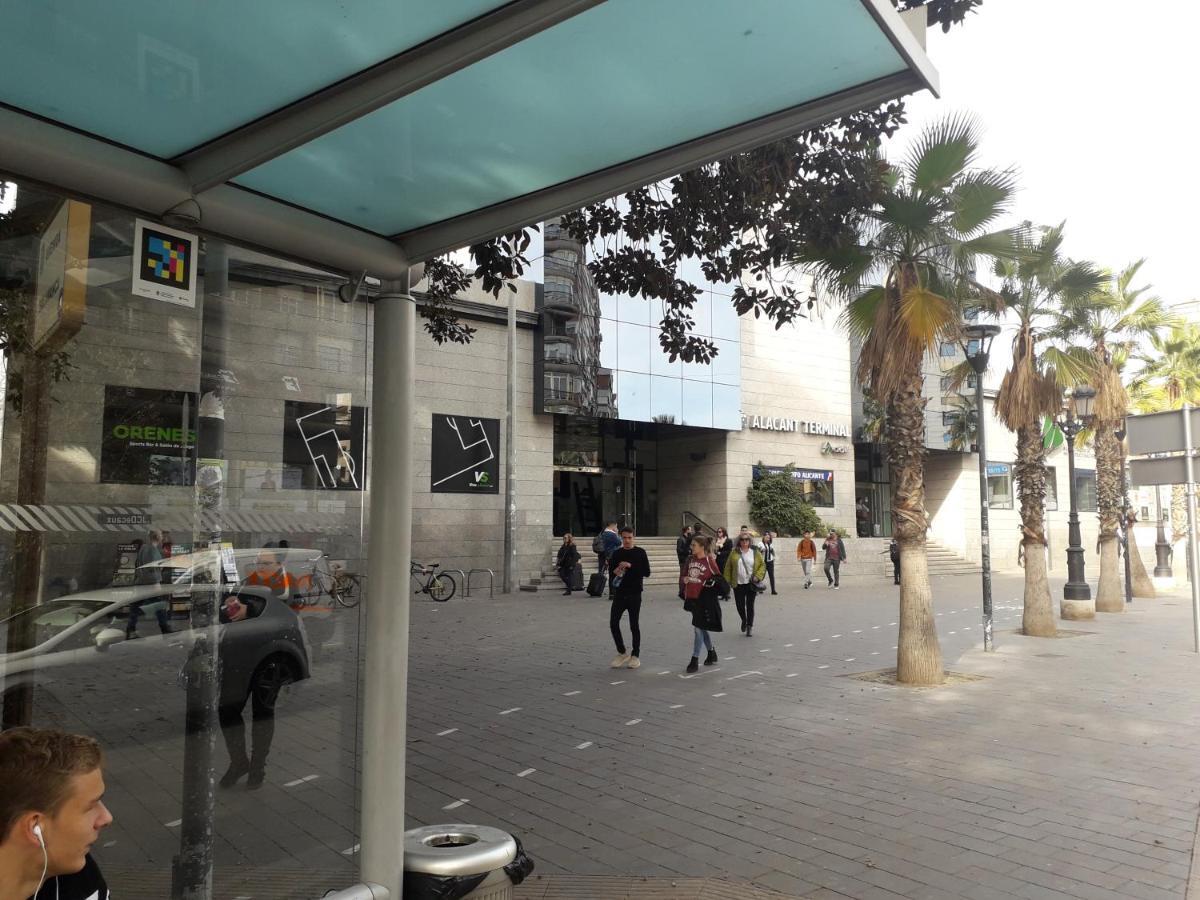 Eve ,Estacion Central Alicante Buitenkant foto